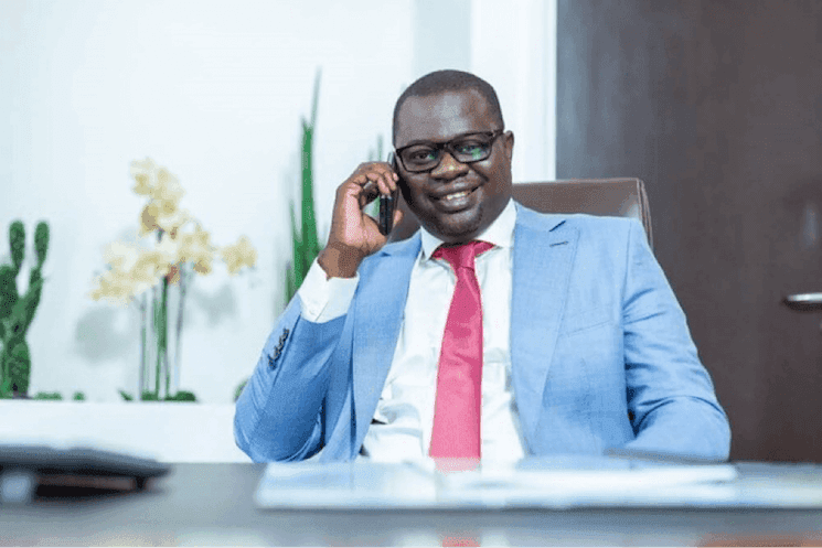 Homme d'affaire au téléphone