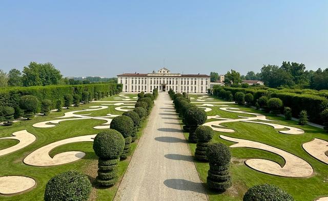 Façade-Villa-Arconati