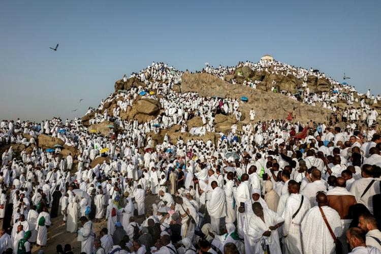 Les fidèles musulmans sur le mont Arafat, étape phare du hajj