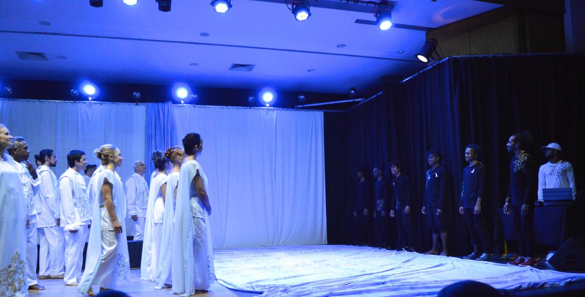 Rencontre de la troupe Vocal avant leur spectacle