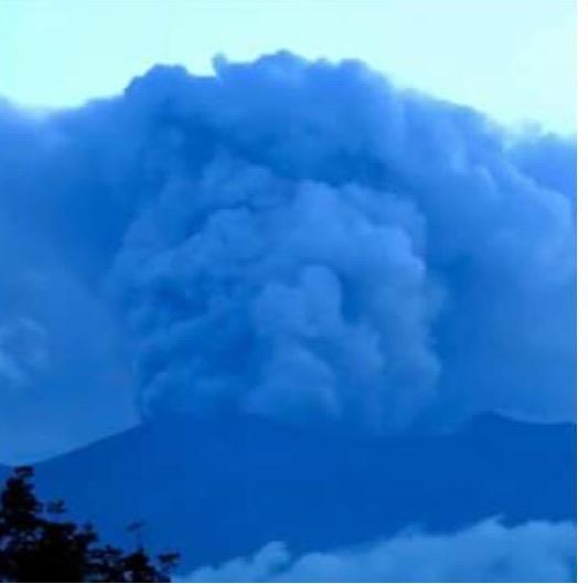 explosion_montagung_bali_26novembre