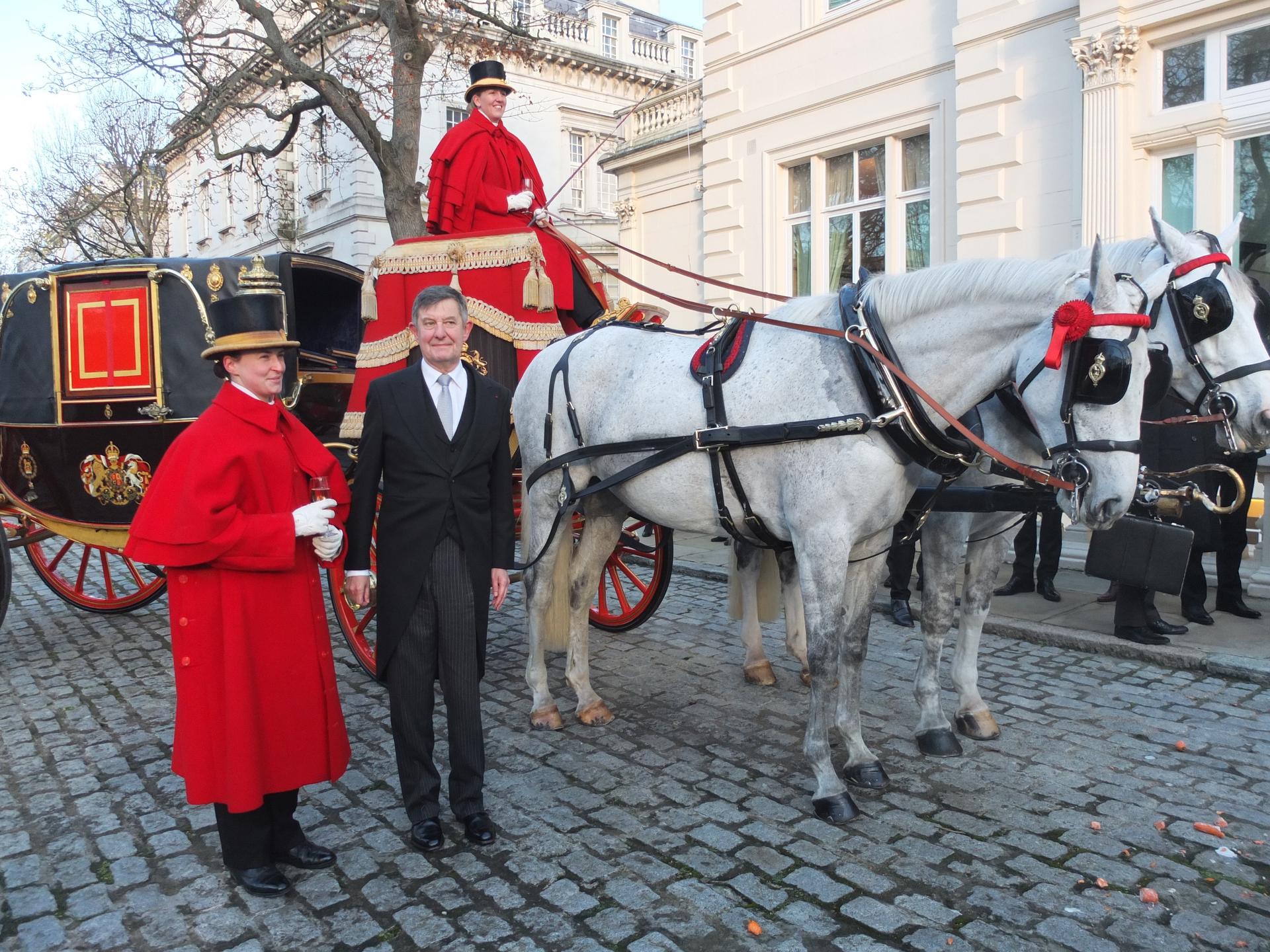 ambassadeur - jean-pierre jouyet - reine - elisabeth II - buckingham palace - lettres de créances - protocole - garde royale - royaume-uni - france