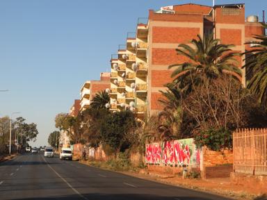 yeoville, karen lévy, quartier, johannesburg, bons plans, histoire, se loger, adresses, résidents, français, francophone