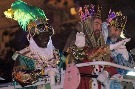 Les Rois Mages lors de la calbagata de Valencia le vendredi 5 janvier