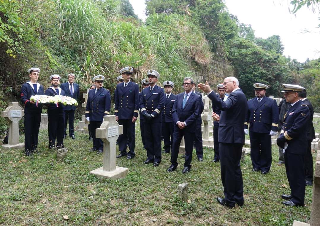 Hong Kong Hommages aux marins de la Fronde Ambassadeur consul