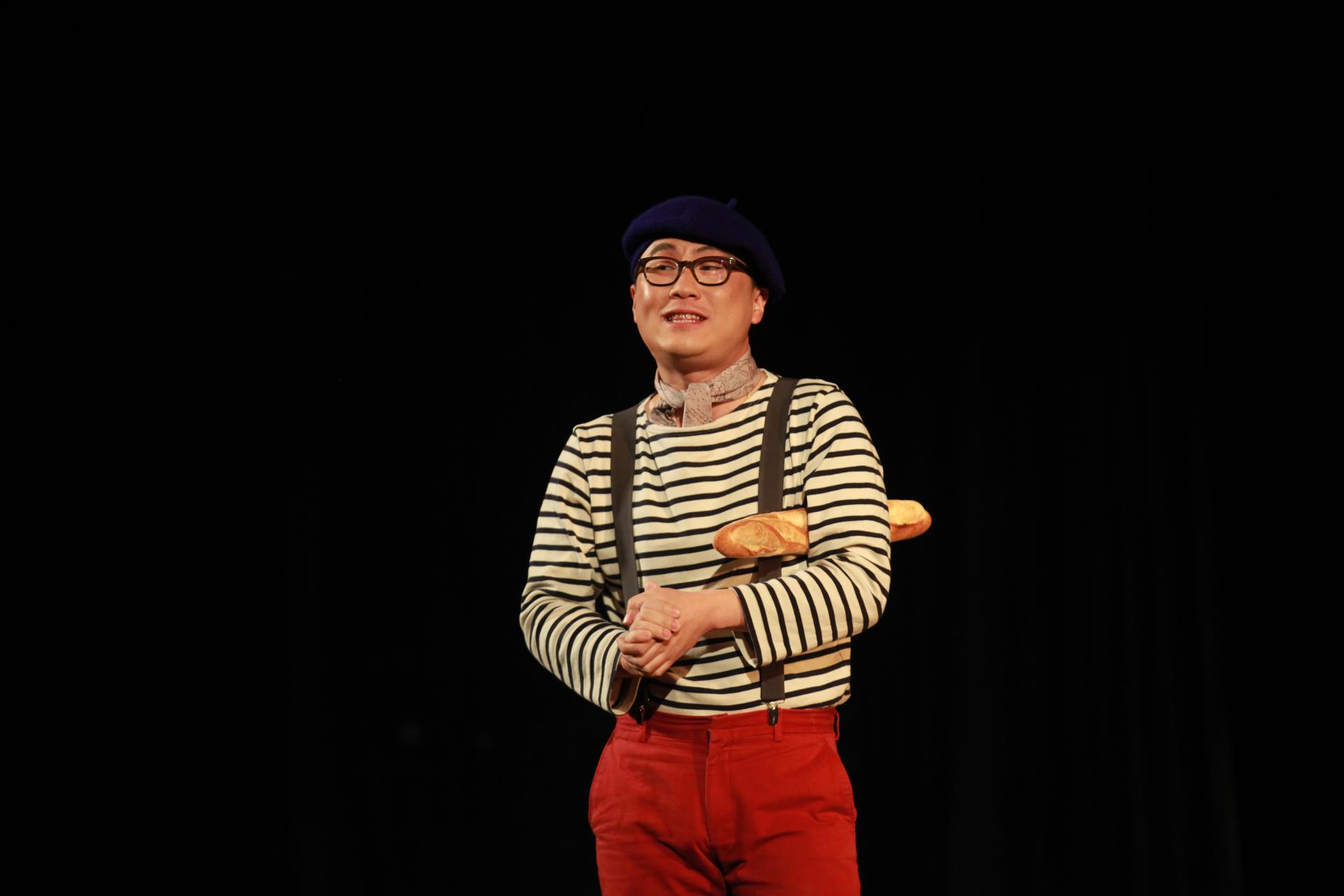 li-song-spectacle-humour-chine