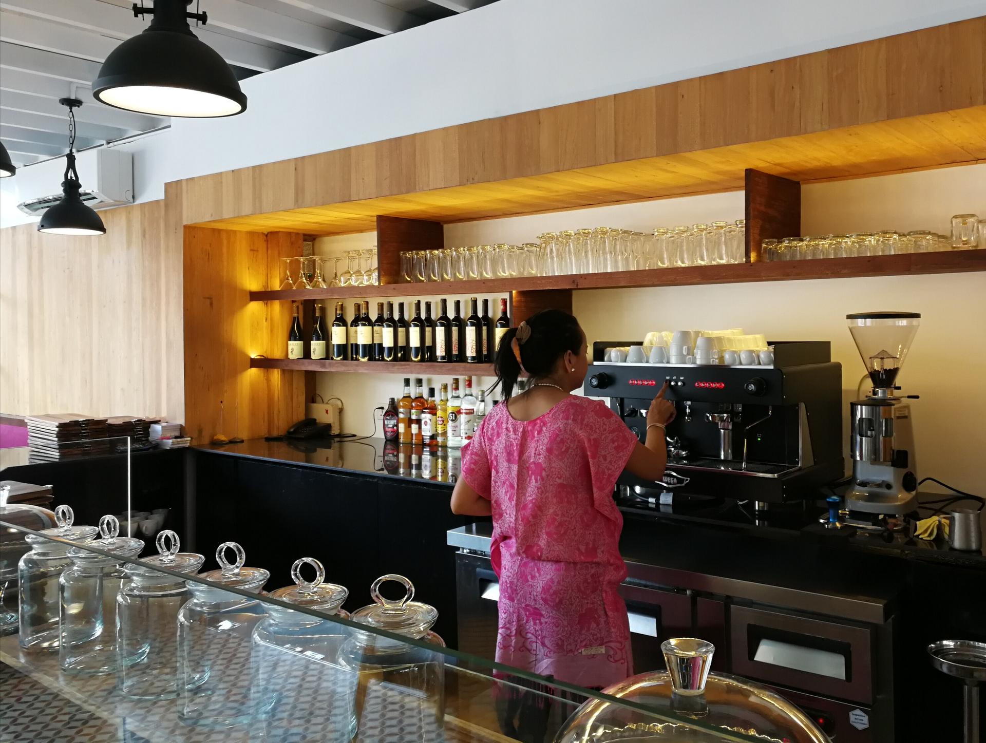 java-cafe-toul-tom-poung