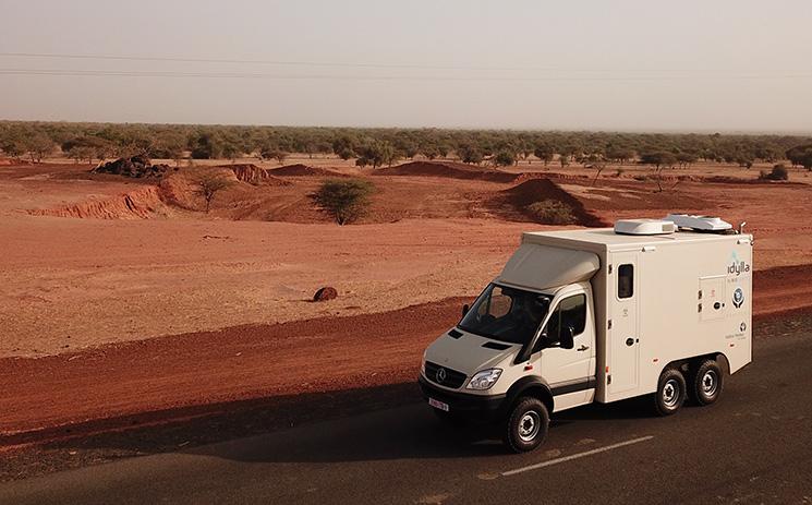 Camion-Laboratoire-mobile