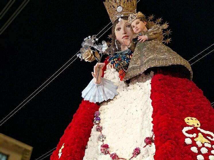 Virgen de los desamparados lors des Fallas 2018 à Valencia