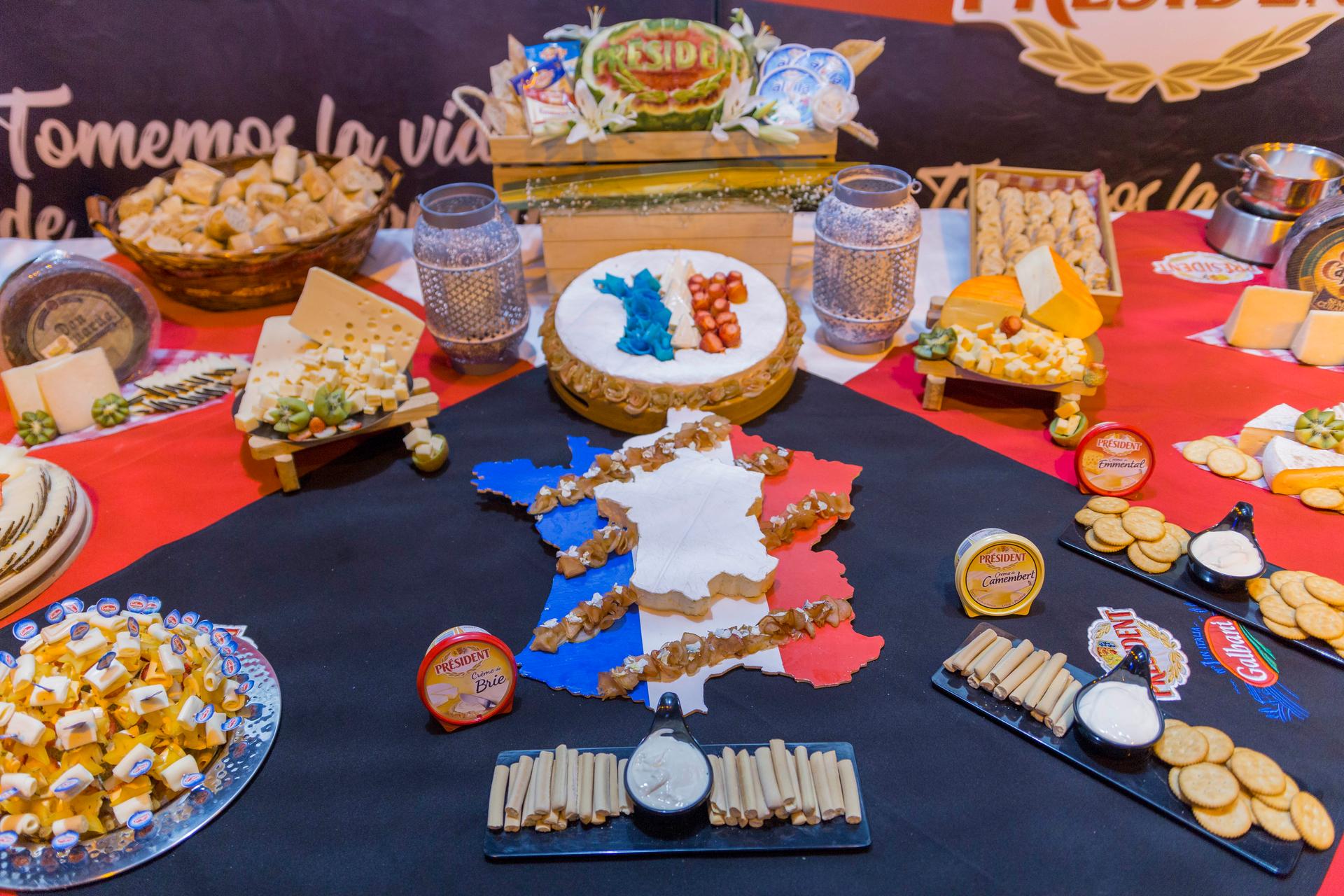 bal 14 juillet yuri buenaventura celebrations ambassade ambassadeurs Gauthier Mignot Concert Club Concorde Bogota accueil