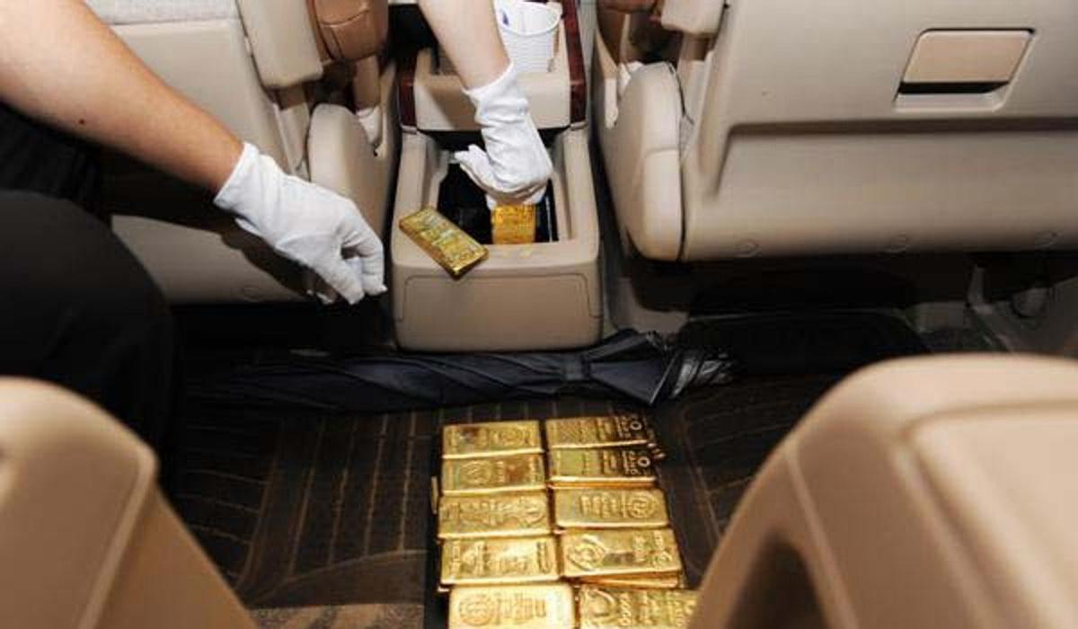 Lingot Or saisi frontière Hong Kong Chine contrebande contrebandier douane