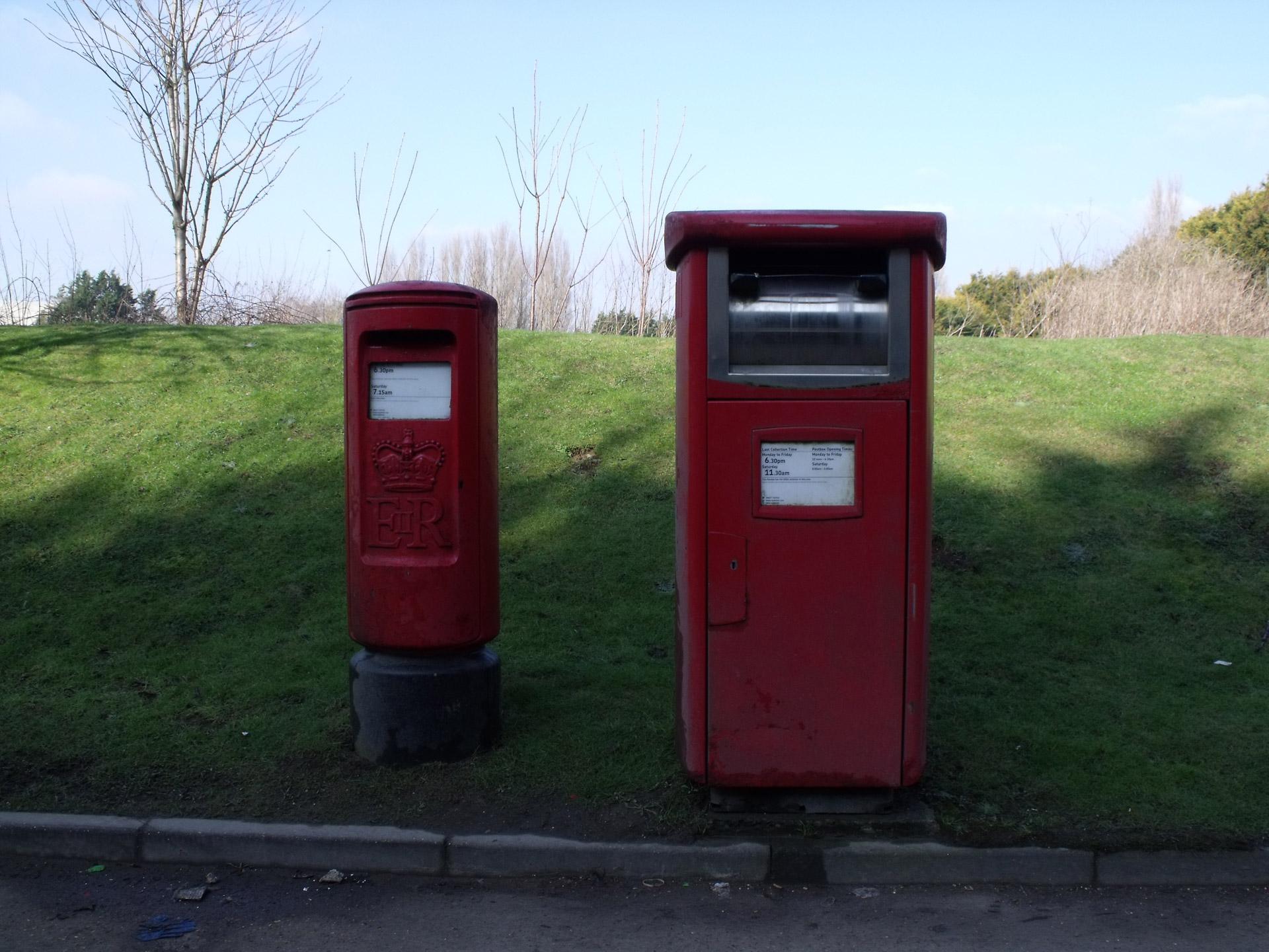 british mail- parcel- post box- boite à lettre- colis