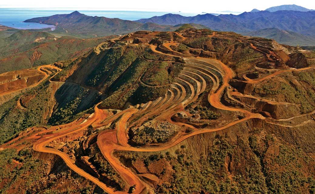 La Société Le Nickel (SLN) a indiqué avoir été sommée vendredi par les autorités locales de suspendre ses travaux pour l'ouverture de nouvelles mines en Nouvelle-Calédonie,