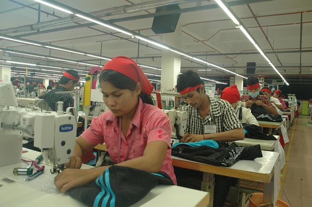 ouvriers_cambodge_textile_sanction_union_européenne