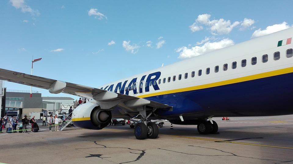 ryanair-2798895_960_720