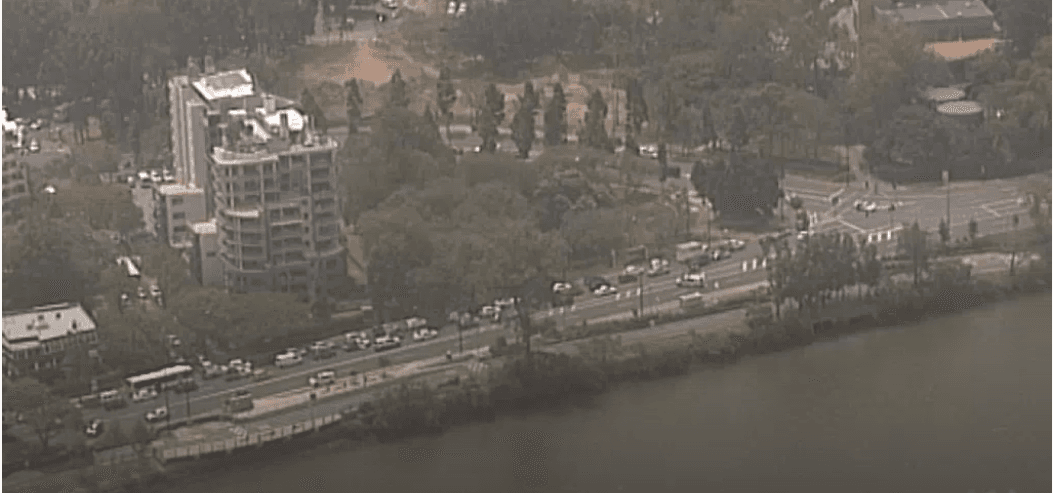 Affrontement police hommes armés Auchenflower Coronation Drive