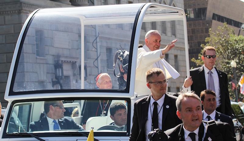 Dubai-EAU-visite-pape-François-la-communauté-catholique-se-prépare-à-la-grande-messe