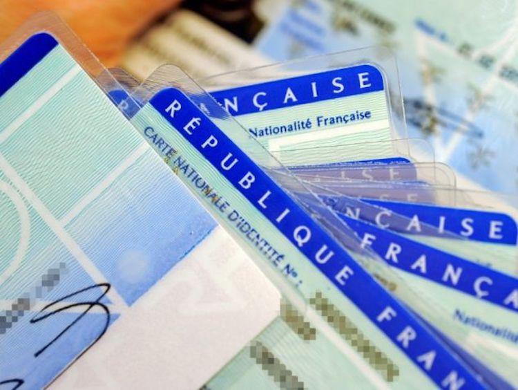 avec Brexit Britanniques veulent une double nationalité naturalisation France 