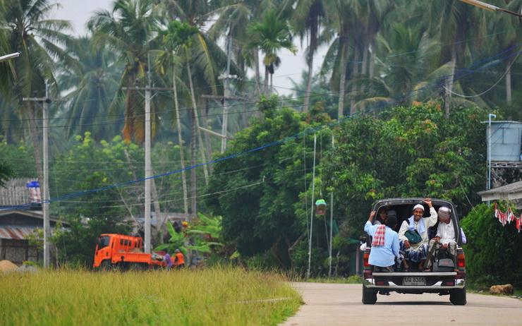 Pattani-road-Udeyismail-740