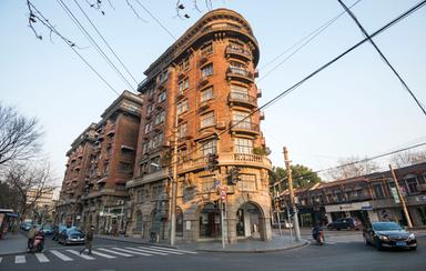 l'entree de la Wukang road a Shanghai et son iconique building 