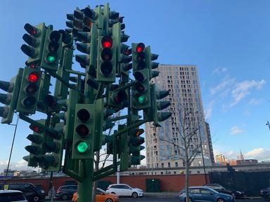 Londres insolite traffic light tree cyberdog cereal killer cafe pub bar amy winehouse giro nazi little ben big ben highgate longplayer