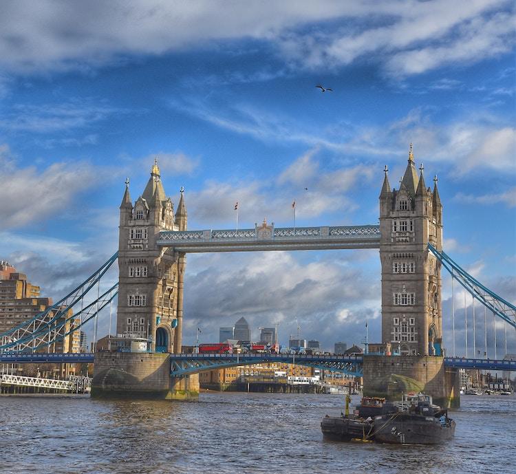 Londres Tower Bridge combien jours fériés angleterre