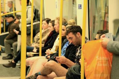 Metro - sans pantalon - insolite - londres