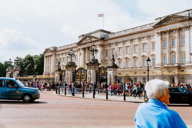 Buckingham Palace Queen rénovations LinkedIn