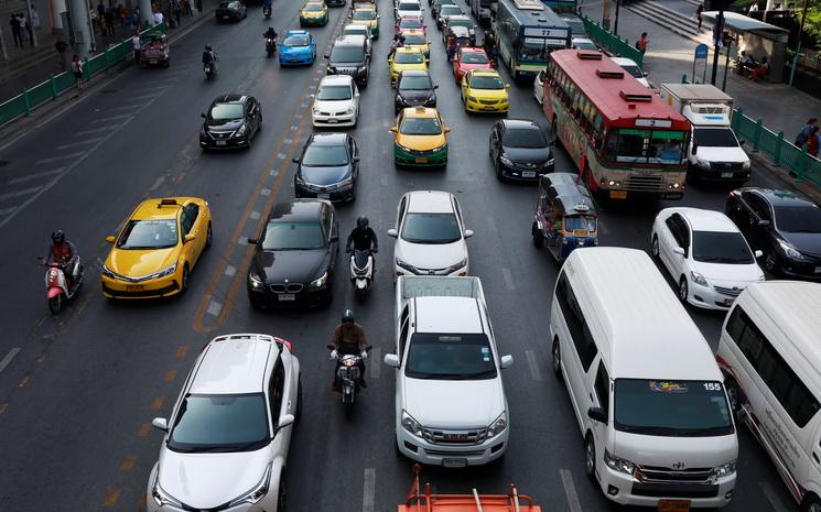 Ventes de voiture en Thailande