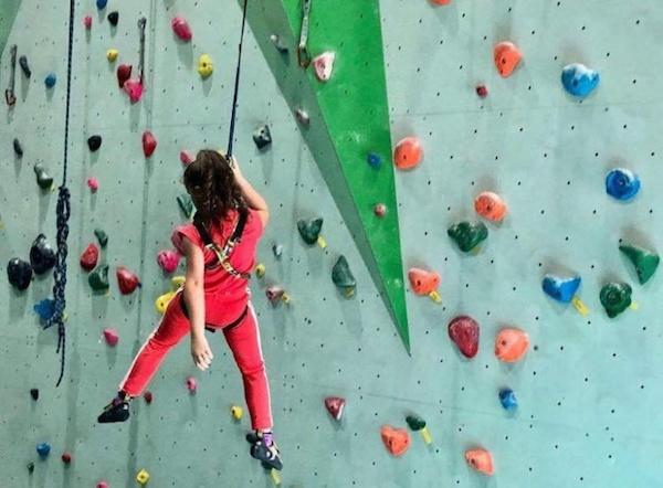 mountain extreme Dubai mur escalade 