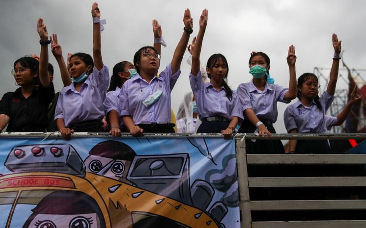 Manif-Lyceen-Bangkok-Camion