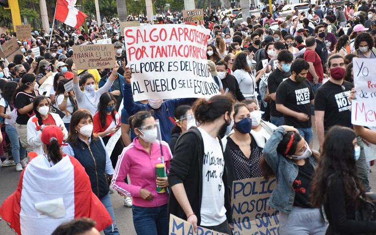 manifestations pérou lima corruption