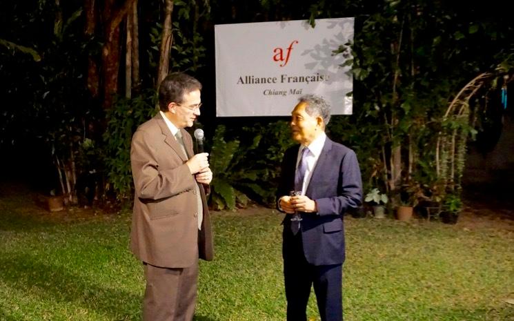 L'ambassadeur de France en Thailande en visite a l'Alliance francaise de Chiang Mai