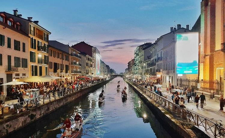 Navigli Milan aperitivo