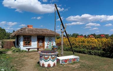 Une maison dans le village de Zalipie en Pologne