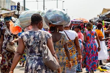 Une vue d'une rue à Abidjan