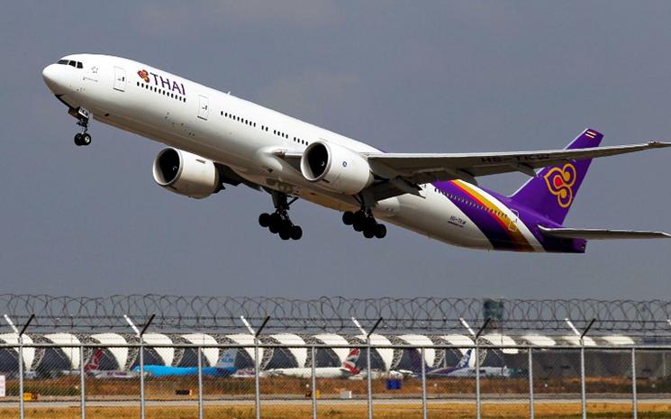 Airbus de la compagnie thailandaise Thai Airways au decollage