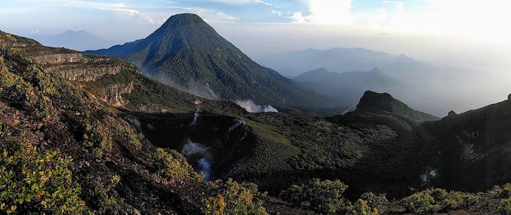 le mont Gede en Indonesie