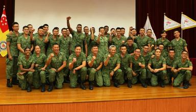 des militaires singapouriens