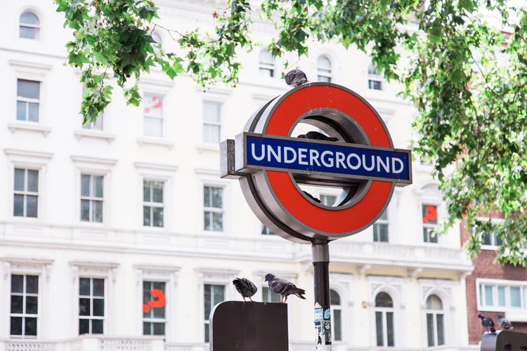 Un panneau Underground à Londres