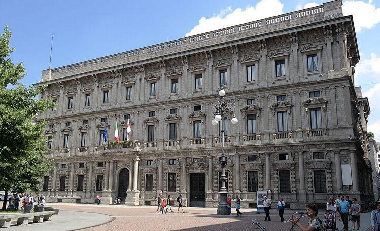 le palais du siège de la mairie de Milan nommé Palazzo Marino