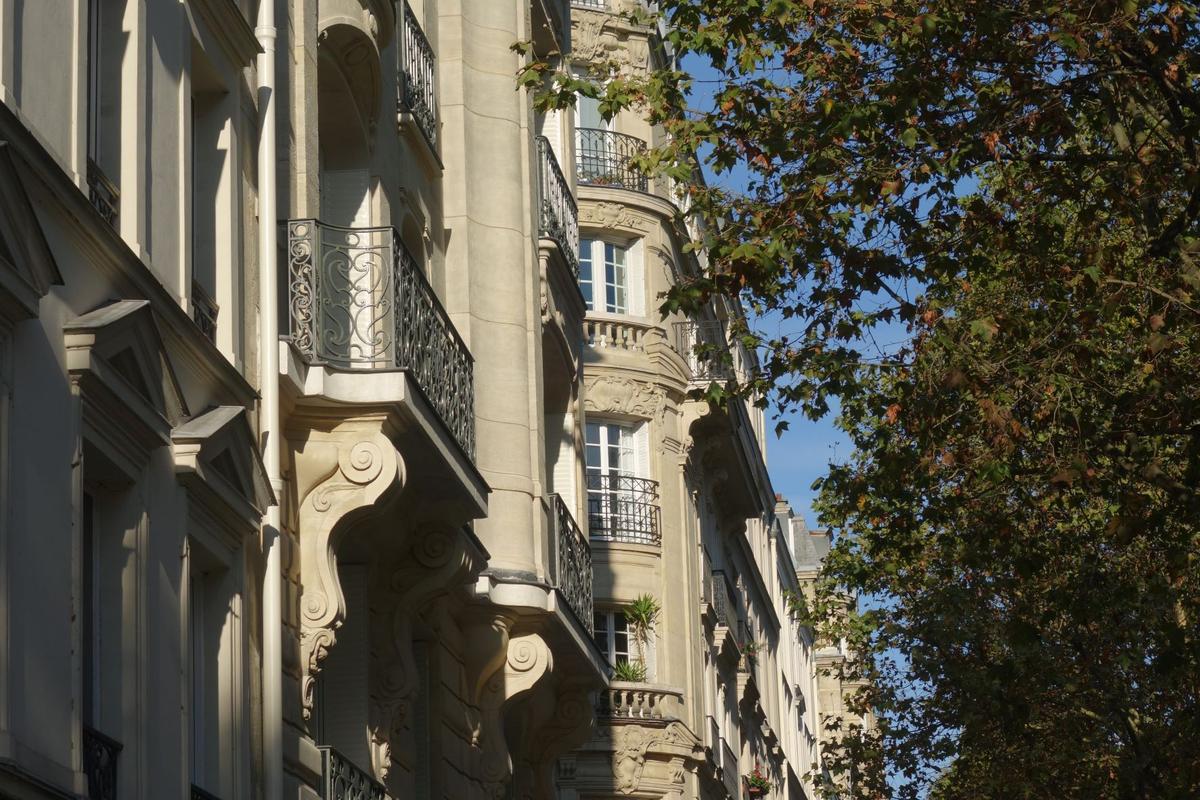 facade bâtiment parisien 