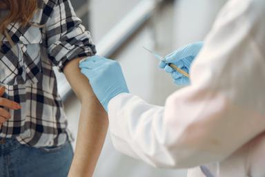 La vaccination avec la troisième dose pourrait commencer la semaine prochaine en RO