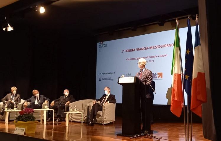 inauguration sur scène d'un Forum économique france italie 