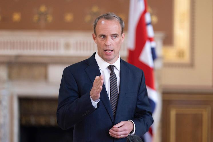 Dominic Raab en train de faire un discours