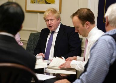 Boris Johnson et Matt Hancock à une réunion 