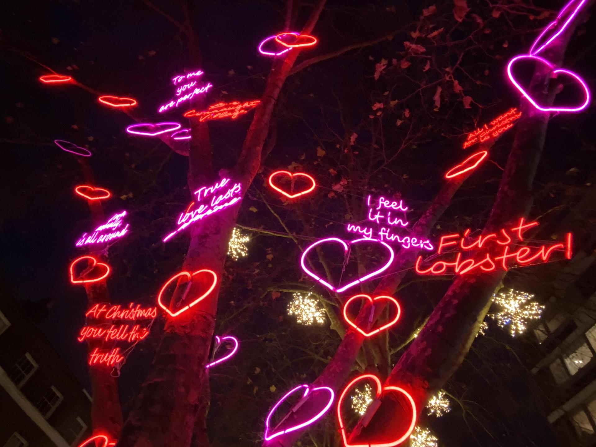 Arbre inspiré de Love Actually installé pour les fêtes à Londres