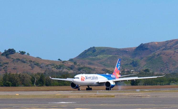 un avion air calin décolle de nouvelle-calédonie