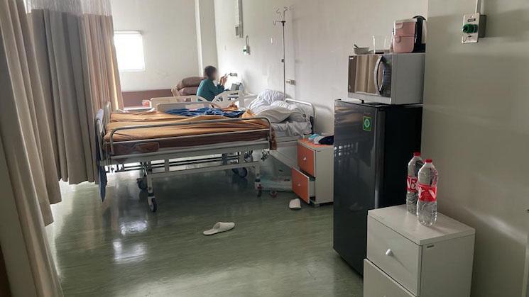 Chambre d'isolation en cas de Covid+ en quarantaine à Jakarta