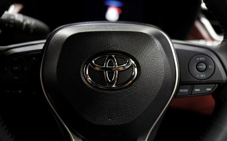 Toyota-volant-logo